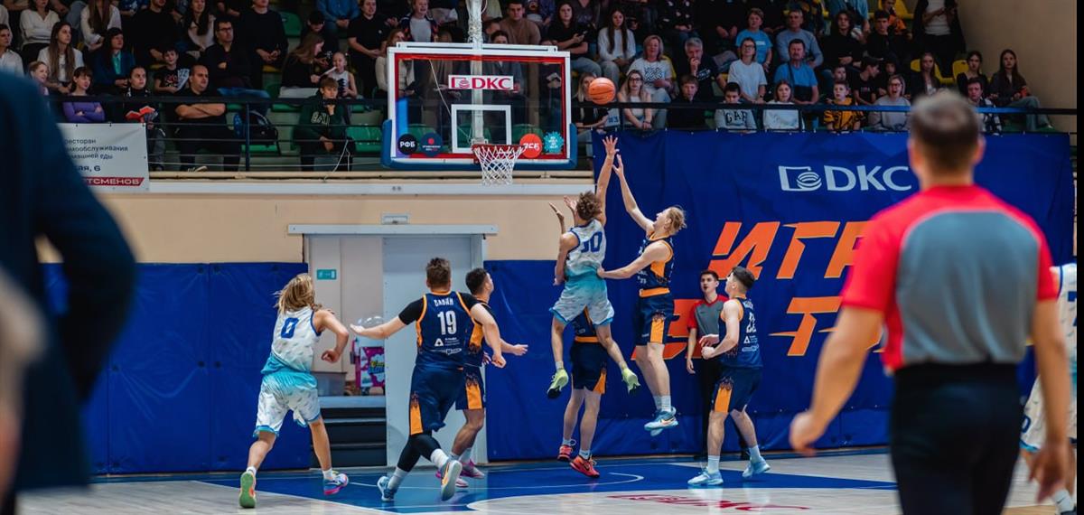 Стартовали игры в высших дивизионах